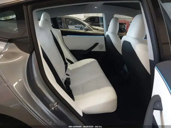 5YJ3E1EA9SF998661 2025 TESLA MODEL 3 - Image 8