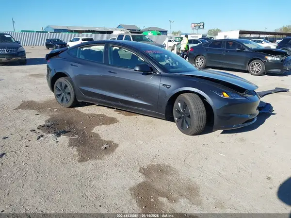 5YJ3E1EA9SF999549 2025 TESLA MODEL 3 - Image 1