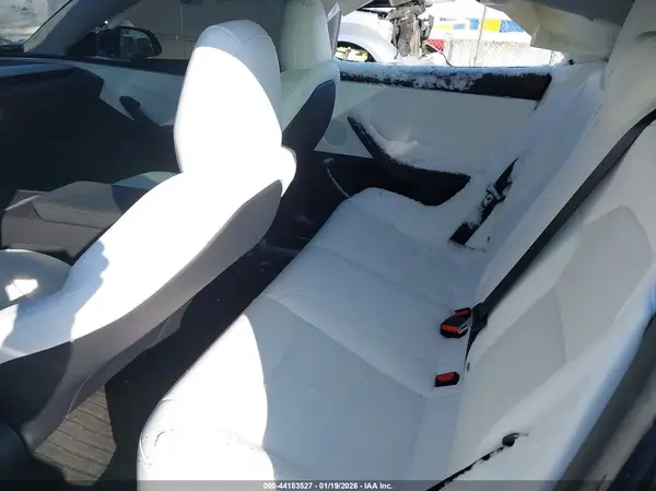 5YJ3E1EA9TF121363 2026 TESLA MODEL 3 - Image 8