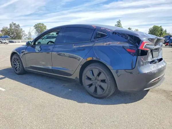 5YJ3E1EA9TF123761 2026 TESLA MODEL 3 - Image 2
