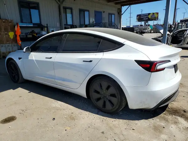 5YJ3E1EA9TF126384 2026 TESLA MODEL 3 - Image 2