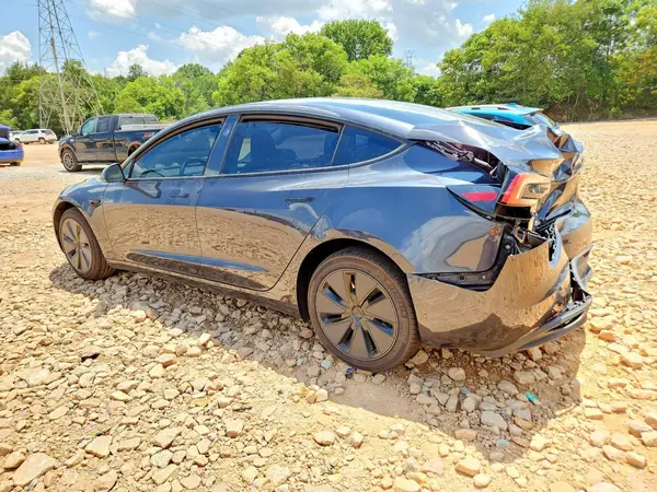 5YJ3E1EA9TF131035 2026 TESLA MODEL 3 - Image 2