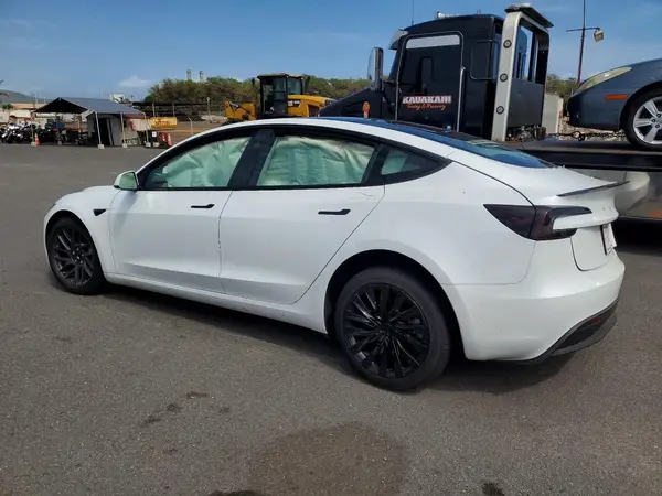 5YJ3E1EA9TF134792 2026 TESLA MODEL 3 - Image 2
