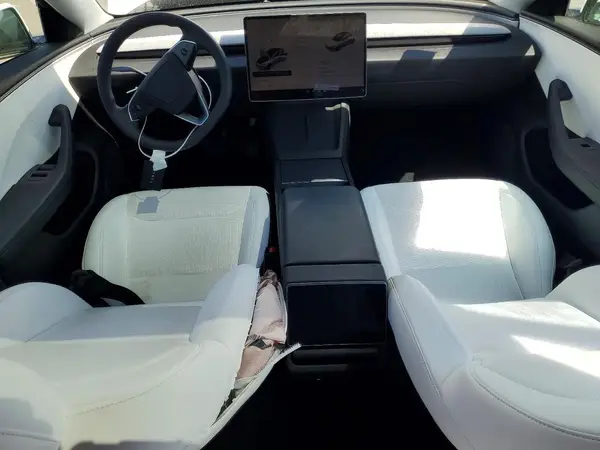 5YJ3E1EA9TF134792 2026 TESLA MODEL 3 - Image 8