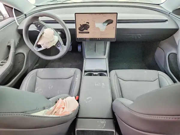 5YJ3E1EA9TF158557 2026 TESLA MODEL 3 - Image 8