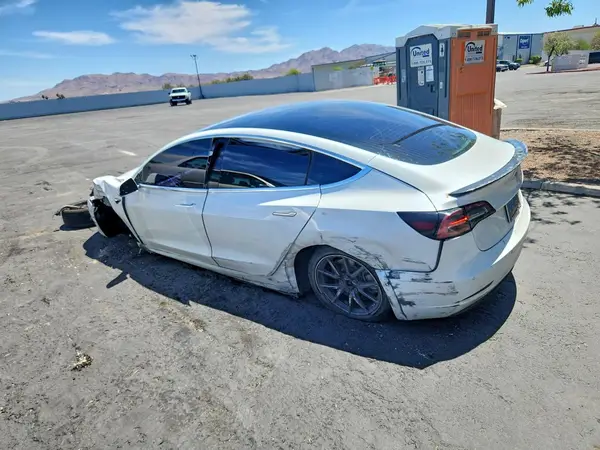 5YJ3E1EASKF427331 2019 TESLA MODEL 3 - Image 2