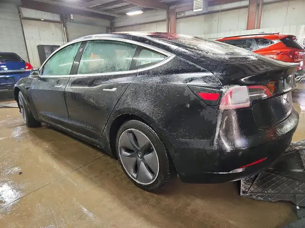 5YJ3E1EAXJF002704 2018 TESLA MODEL 3 - Image 2