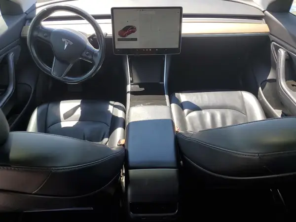 5YJ3E1EAXJF004646 2018 TESLA MODEL 3 - Image 8