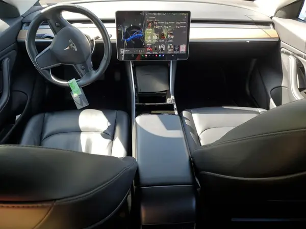 5YJ3E1EAXJF005621 2018 TESLA MODEL 3 - Image 8