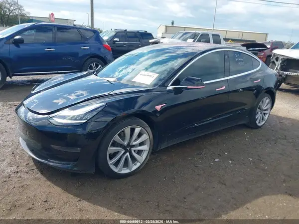5YJ3E1EAXJF005828 2018 TESLA MODEL 3 - Image 2