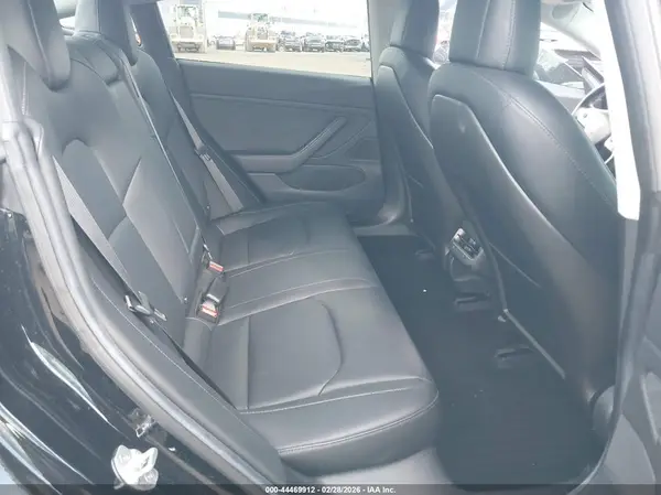 5YJ3E1EAXJF005828 2018 TESLA MODEL 3 - Image 8