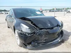 5YJ3E1EAXJF005912 2018 TESLA MODEL 3