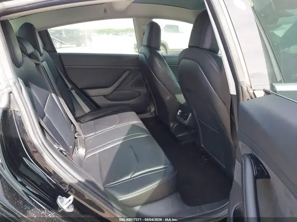 5YJ3E1EAXJF005912 2018 TESLA MODEL 3 - Image 8