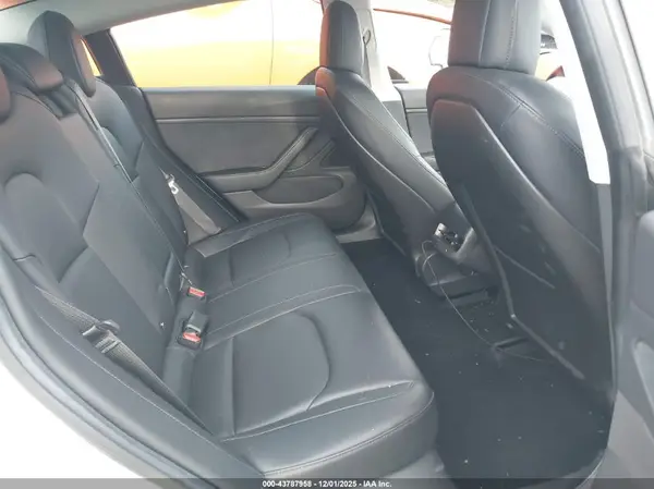 5YJ3E1EAXJF006476 2018 TESLA MODEL 3 - Image 8