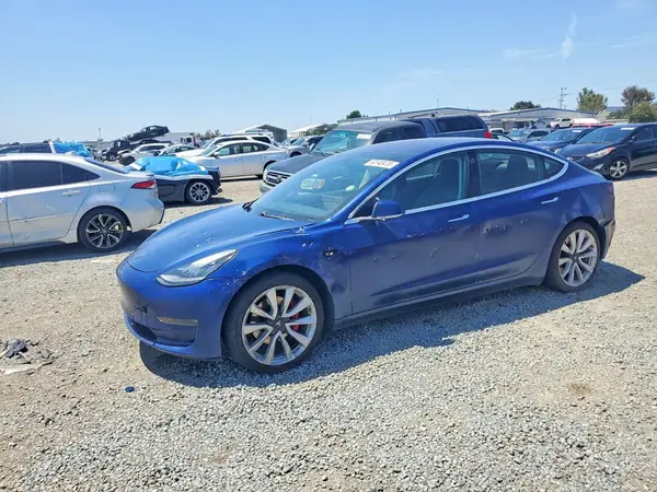 5YJ3E1EAXJF008101 2018 TESLA MODEL 3 - Image 1