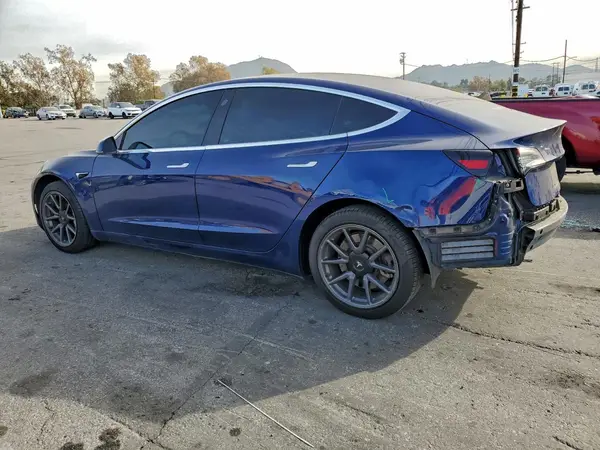 5YJ3E1EAXJF009040 2018 TESLA MODEL 3 - Image 2