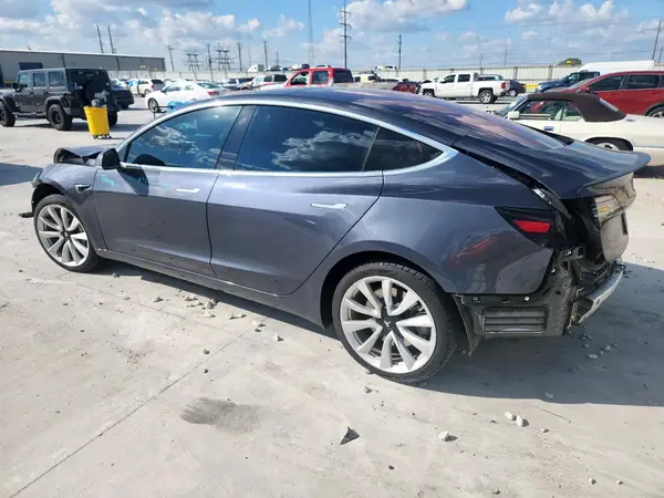 5YJ3E1EAXJF012097 2018 TESLA MODEL 3 - Image 2