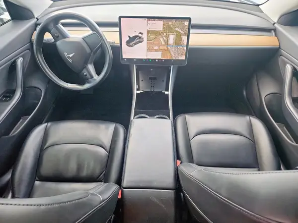 5YJ3E1EAXJF012097 2018 TESLA MODEL 3 - Image 8