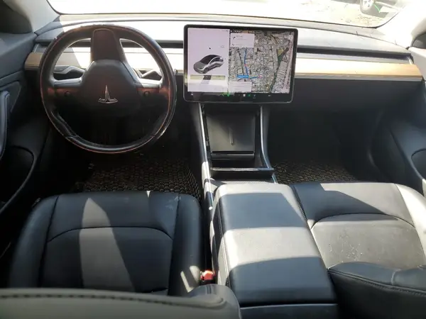 5YJ3E1EAXJF013234 2018 TESLA MODEL 3 - Image 8