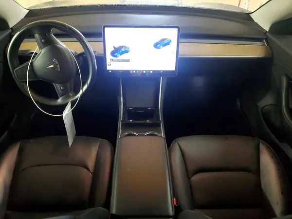 5YJ3E1EAXJF013699 2018 TESLA MODEL 3 - Image 8