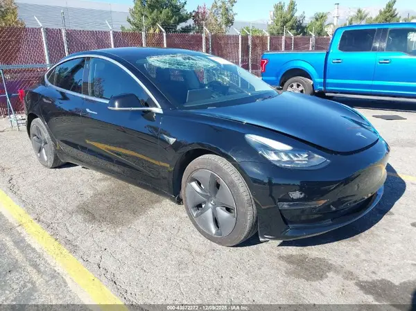 5YJ3E1EAXJF013881 2018 TESLA MODEL 3 - Image 1