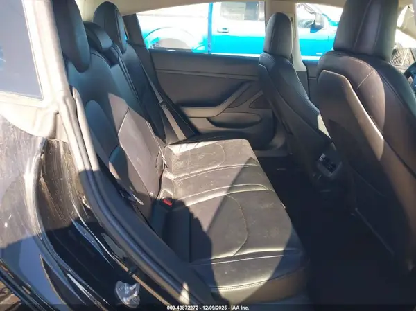 5YJ3E1EAXJF013881 2018 TESLA MODEL 3 - Image 8