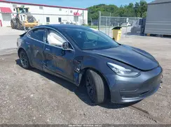 5YJ3E1EAXJF014075 2018 TESLA MODEL 3