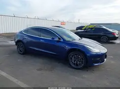 5YJ3E1EAXJF014576 2018 TESLA MODEL 3