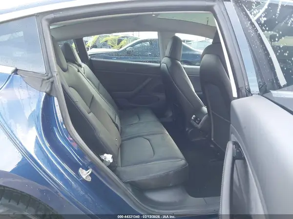 5YJ3E1EAXJF014576 2018 TESLA MODEL 3 - Image 8