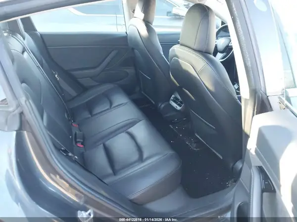 5YJ3E1EAXJF016277 2018 TESLA MODEL 3 - Image 8