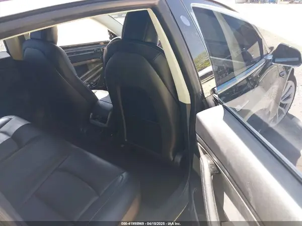 5YJ3E1EAXJF019907 2018 TESLA MODEL 3 - Image 8