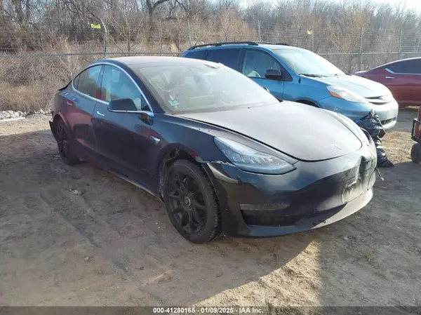 5YJ3E1EAXJF020622 2018 TESLA MODEL 3 - Image 1