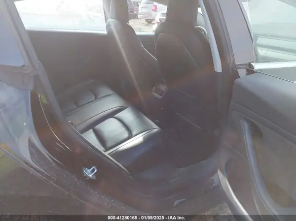 5YJ3E1EAXJF020622 2018 TESLA MODEL 3 - Image 8