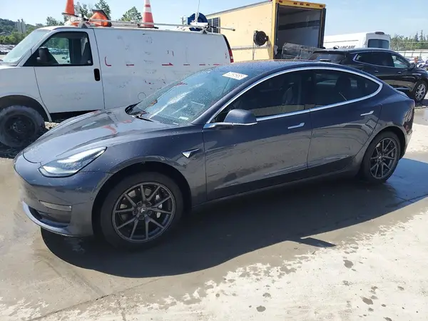 5YJ3E1EAXJF021480 2018 TESLA MODEL 3 - Image 1