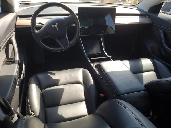 5YJ3E1EAXJF021480 2018 TESLA MODEL 3 - Image 8
