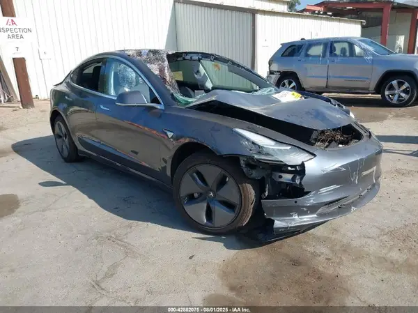 5YJ3E1EAXJF022046 2018 TESLA MODEL 3 - Image 1