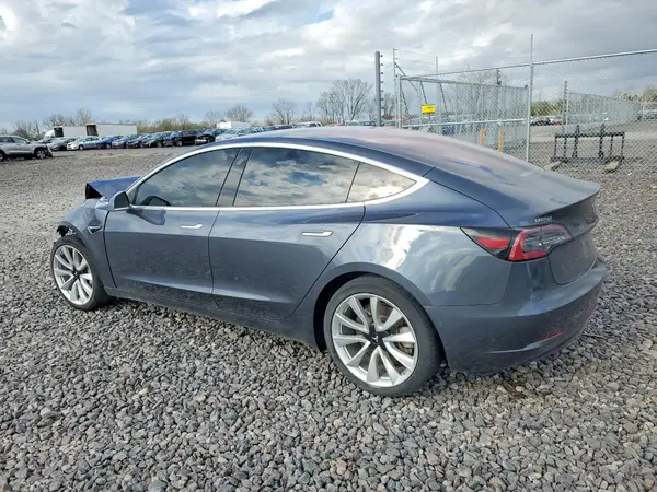 5YJ3E1EAXJF023925 2018 TESLA MODEL 3 - Image 2