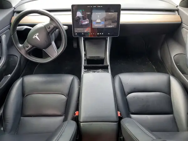 5YJ3E1EAXJF023925 2018 TESLA MODEL 3 - Image 8