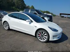 5YJ3E1EAXJF025089 2018 TESLA MODEL 3