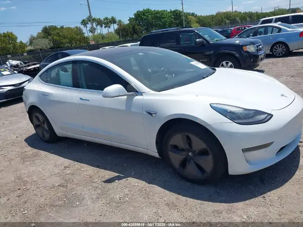 5YJ3E1EAXJF027179 2018 TESLA MODEL 3 - Image 1