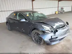 5YJ3E1EAXJF028204 2018 TESLA MODEL 3