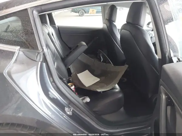 5YJ3E1EAXJF028204 2018 TESLA MODEL 3 - Image 8