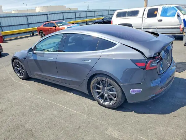 5YJ3E1EAXJF028235 2018 TESLA MODEL 3 - Image 2
