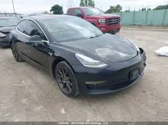 5YJ3E1EAXJF028574 2018 TESLA MODEL 3