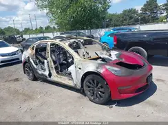 5YJ3E1EAXJF029031 2018 TESLA MODEL 3