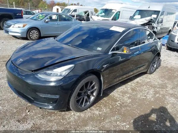 5YJ3E1EAXJF033774 2018 TESLA MODEL 3 - Image 2
