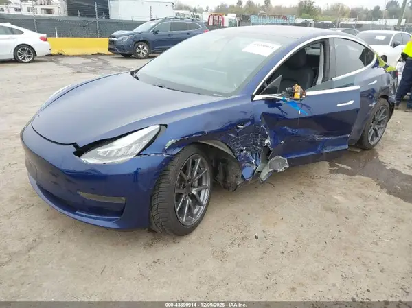 5YJ3E1EAXJF034200 2018 TESLA MODEL 3 - Image 2