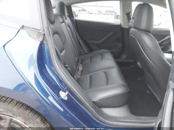 5YJ3E1EAXJF034200 2018 TESLA MODEL 3 - Image 8