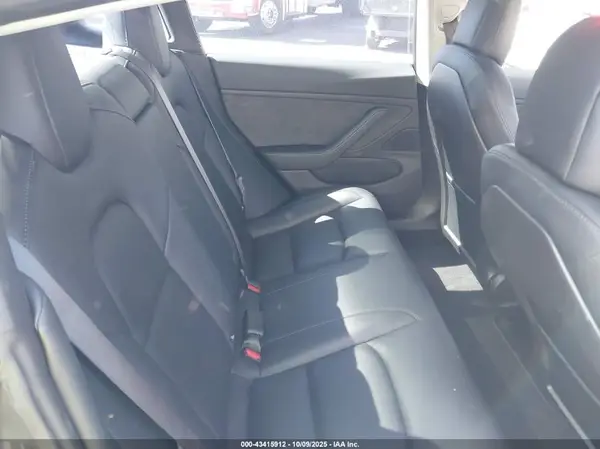 5YJ3E1EAXJF035654 2018 TESLA MODEL 3 - Image 8