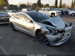 5YJ3E1EAXJF036285 2018 TESLA MODEL 3
